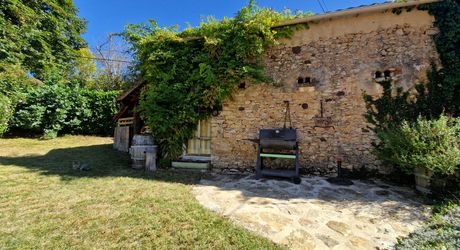 Authentique maison perigordine en pierres, rénovée avec piscine et Jardin