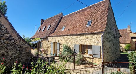 Authentique maison perigordine en pierres, rénovée avec piscine et Jardin