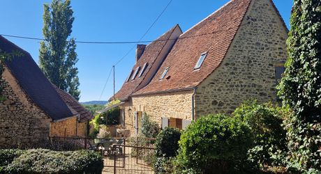 Authentique maison perigordine en pierres, rénovée avec piscine et Jardin
