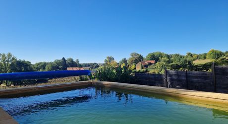 Authentique maison perigordine en pierres, rénovée avec piscine et Jardin