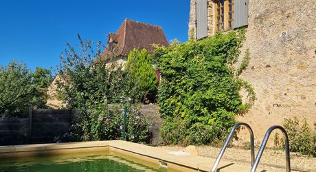 Authentique maison perigordine en pierres, rénovée avec piscine et Jardin