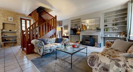 EXCLUSIVE LABEL PIERRES Renovated Périgord House with swimming pool and enclosed garden in a village with shops.