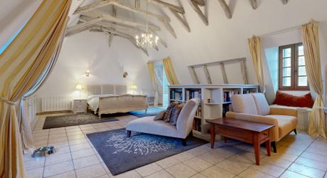 EXCLUSIVE LABEL PIERRES Renovated Périgord House with swimming pool and enclosed garden in a village with shops.