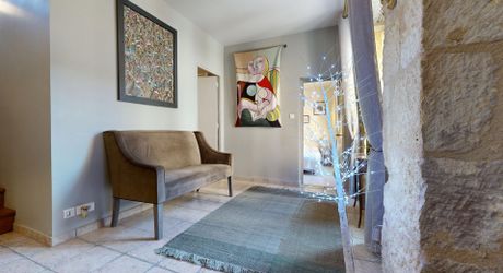 EXCLUSIVE LABEL PIERRES Renovated Périgord House with swimming pool and enclosed garden in a village with shops.