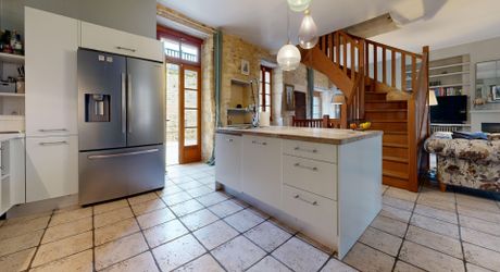 EXCLUSIVE LABEL PIERRES Renovated Périgord House with swimming pool and enclosed garden in a village with shops.