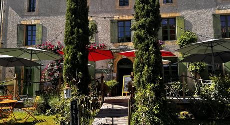 Trésor caché du Périgord Noir: une demeure d’exception sur les chemins de l’histoire.