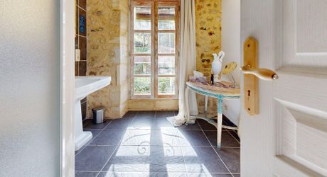 Trésor caché du Périgord Noir: une demeure d’exception sur les chemins de l’histoire.