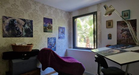 Atypique ancien hangar à tabac rénové dans bel environnement