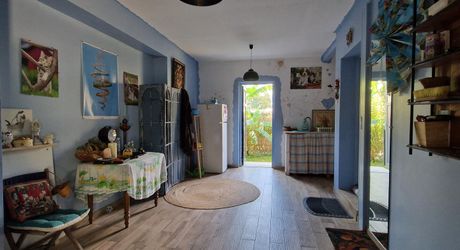 Atypique ancien hangar à tabac rénové dans bel environnement