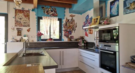 Atypique ancien hangar à tabac rénové dans bel environnement