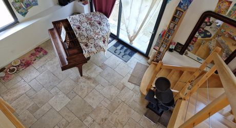 Atypique ancien hangar à tabac rénové dans bel environnement