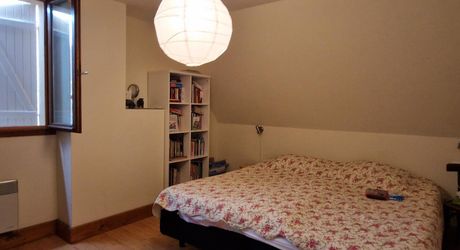 Perigordine sur hauteur avec vue degagée sur la Vallée.