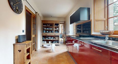 Propriété d'exception en Périgord Noir avec vue époustouflante, chambres d'hôtes, gîte, piscine et 27 hectares de forêts et prairies