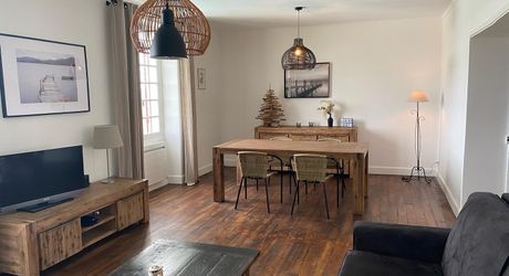 Propriété d'exception en Périgord Noir avec vue époustouflante, chambres d'hôtes, gîte, piscine et 27 hectares de forêts et prairies