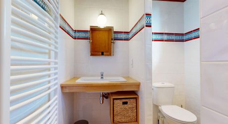 Propriété d'exception en Périgord Noir avec vue époustouflante, chambres d'hôtes, gîte, piscine et 27 hectares de forêts et prairies