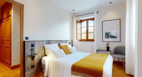 Propriété d'exception en Périgord Noir avec vue époustouflante, chambres d'hôtes, gîte, piscine et 27 hectares de forêts et prairies