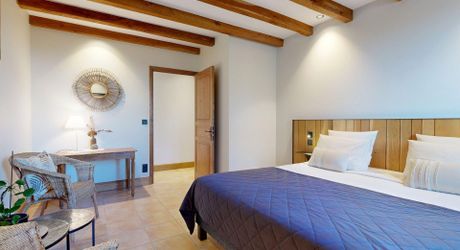 Propriété d'exception en Périgord Noir avec vue époustouflante, chambres d'hôtes, gîte, piscine et 27 hectares de forêts et prairies