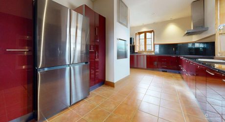 Propriété d'exception en Périgord Noir avec vue époustouflante, chambres d'hôtes, gîte, piscine et 27 hectares de forêts et prairies