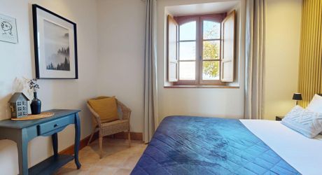 Propriété d'exception en Périgord Noir avec vue époustouflante, chambres d'hôtes, gîte, piscine et 27 hectares de forêts et prairies