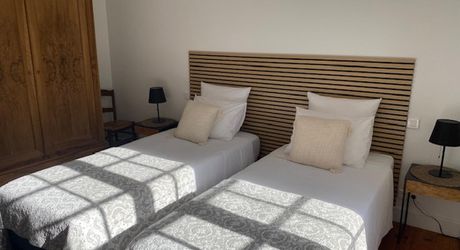 Propriété d'exception en Périgord Noir avec vue époustouflante, chambres d'hôtes, gîte, piscine et 27 hectares de forêts et prairies