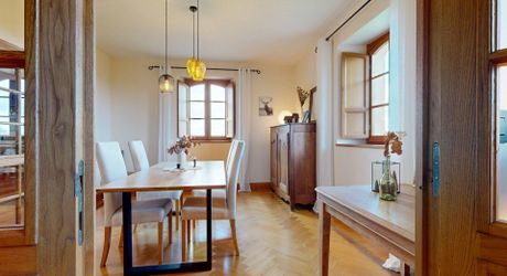 Propriété d'exception en Périgord Noir avec vue époustouflante, chambres d'hôtes, gîte, piscine et 27 hectares de forêts et prairies