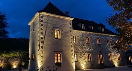 Propriété d'exception en Périgord Noir avec vue époustouflante, chambres d'hôtes, gîte, piscine et 27 hectares de forêts et prairies