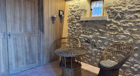 Propriété d'exception en Périgord Noir avec vue époustouflante, chambres d'hôtes, gîte, piscine et 27 hectares de forêts et prairies