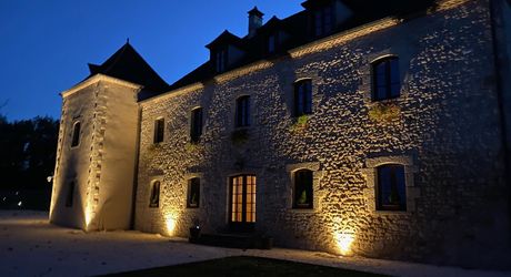 Propriété d'exception en Périgord Noir avec vue époustouflante, chambres d'hôtes, gîte, piscine et 27 hectares de forêts et prairies