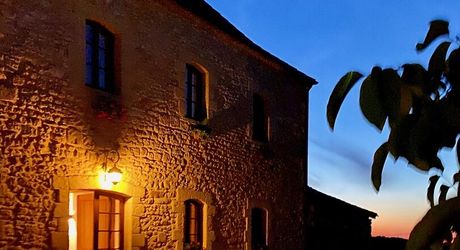 Propriété d'exception en Périgord Noir avec vue époustouflante, chambres d'hôtes, gîte, piscine et 27 hectares de forêts et prairies