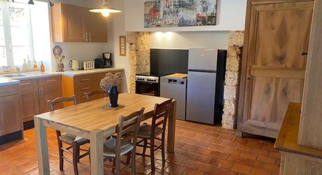 Propriété d'exception en Périgord Noir avec vue époustouflante, chambres d'hôtes, gîte, piscine et 27 hectares de forêts et prairies