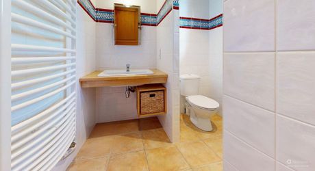 Propriété d'exception en Périgord Noir avec vue époustouflante, chambres d'hôtes, gîte, piscine et 27 hectares de forêts et prairies