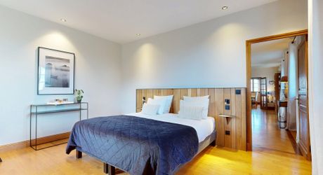 Propriété d'exception en Périgord Noir avec vue époustouflante, chambres d'hôtes, gîte, piscine et 27 hectares de forêts et prairies