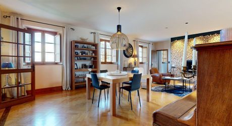 Propriété d'exception en Périgord Noir avec vue époustouflante, chambres d'hôtes, gîte, piscine et 27 hectares de forêts et prairies