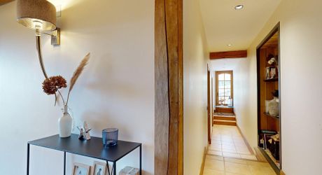 Propriété d'exception en Périgord Noir avec vue époustouflante, chambres d'hôtes, gîte, piscine et 27 hectares de forêts et prairies