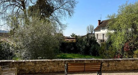 FURNISHED RENTAL In the heart of SAINT CYPRIEN 2 bedrooms, 2 bathrooms with shared pool and garden access