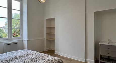 FURNISHED RENTAL In the heart of SAINT CYPRIEN 2 bedrooms, 2 bathrooms with shared pool and garden access