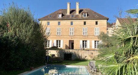 FURNISHED RENTAL In the heart of SAINT CYPRIEN 2 bedrooms, 2 bathrooms with shared pool and garden access