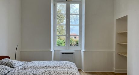 FURNISHED RENTAL In the heart of SAINT CYPRIEN 2 bedrooms, 2 bathrooms with shared pool and garden access