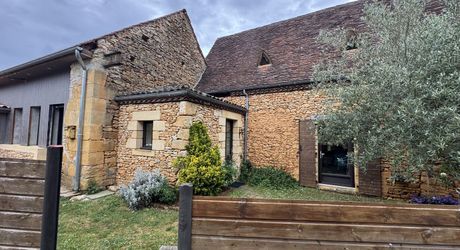 Maison ancienne avec piscine au calme !