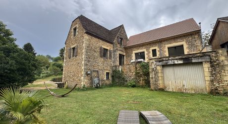 Maison ancienne avec piscine au calme !