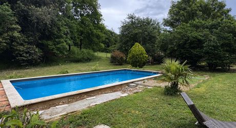 Maison ancienne avec piscine au calme !
