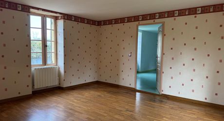 Propriété ancienne avec vue sur la Dordogne, idéale pour maison familiale ou projet de restaurant au bord de l’eau