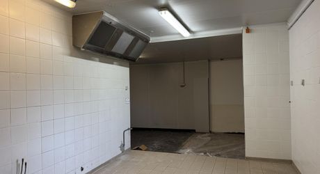 Propriété ancienne avec vue sur la Dordogne, idéale pour maison familiale ou projet de restaurant au bord de l’eau