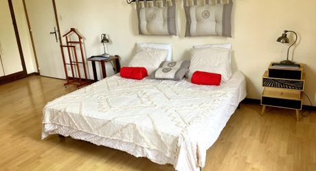 Une maison de caractère au cœur du Périgord Noir - Grande maison familiale avec piscine, vue sur le village et jardin, proche rivière Dordogne.