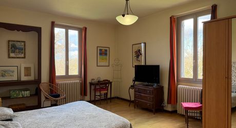 Une maison de caractère au cœur du Périgord Noir - Grande maison familiale avec piscine, vue sur le village et jardin, proche rivière Dordogne.
