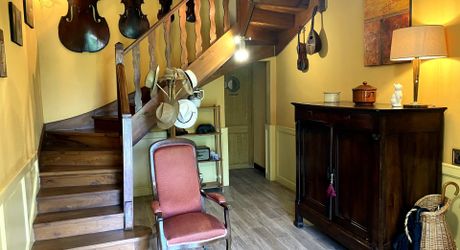 Une maison de caractère au cœur du Périgord Noir - Grande maison familiale avec piscine, vue sur le village et jardin, proche rivière Dordogne.