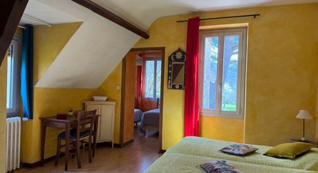 Une maison de caractère au cœur du Périgord Noir - Grande maison familiale avec piscine, vue sur le village et jardin, proche rivière Dordogne.