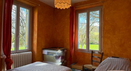 Une maison de caractère au cœur du Périgord Noir - Grande maison familiale avec piscine, vue sur le village et jardin, proche rivière Dordogne.