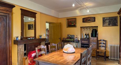 Une maison de caractère au cœur du Périgord Noir - Grande maison familiale avec piscine, vue sur le village et jardin, proche rivière Dordogne.