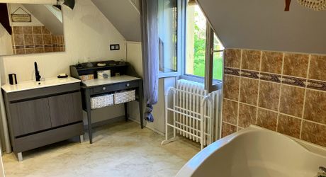 Une maison de caractère au cœur du Périgord Noir - Grande maison familiale avec piscine, vue sur le village et jardin, proche rivière Dordogne.